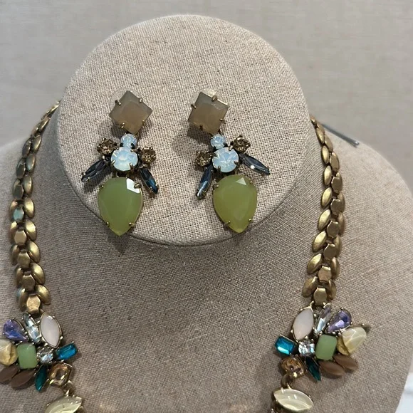 Stella and Dot Pastel Necklace and Earrings Set - Picture 2 of 6